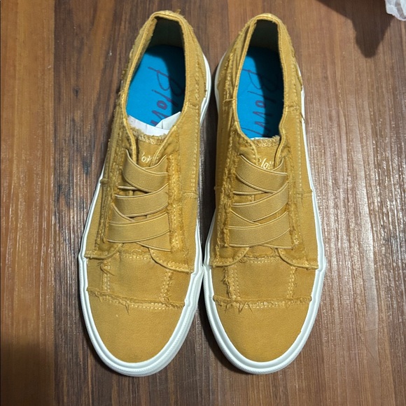 Blowfish Malibu Casual Mustard Sneakers size 9 women - Picture 2 of 5